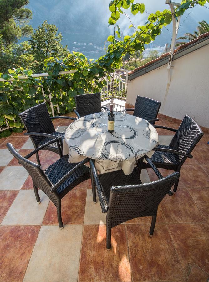 Apartment Kiwi Kotor Buitenkant foto